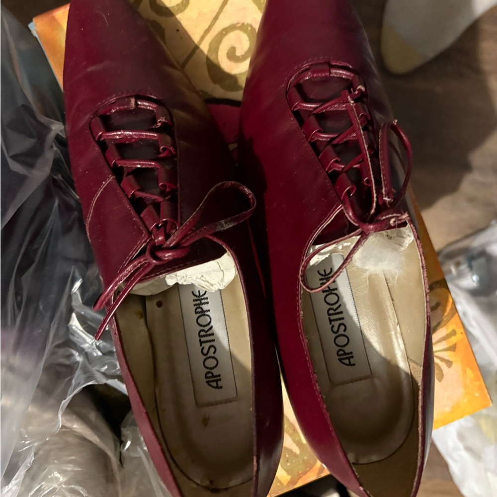 Apostrophe Women's Burgundy Lace-Up Shoes